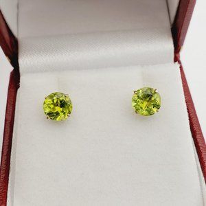 14K Yellow Gold Peridot 5x5mm Stud Earrings